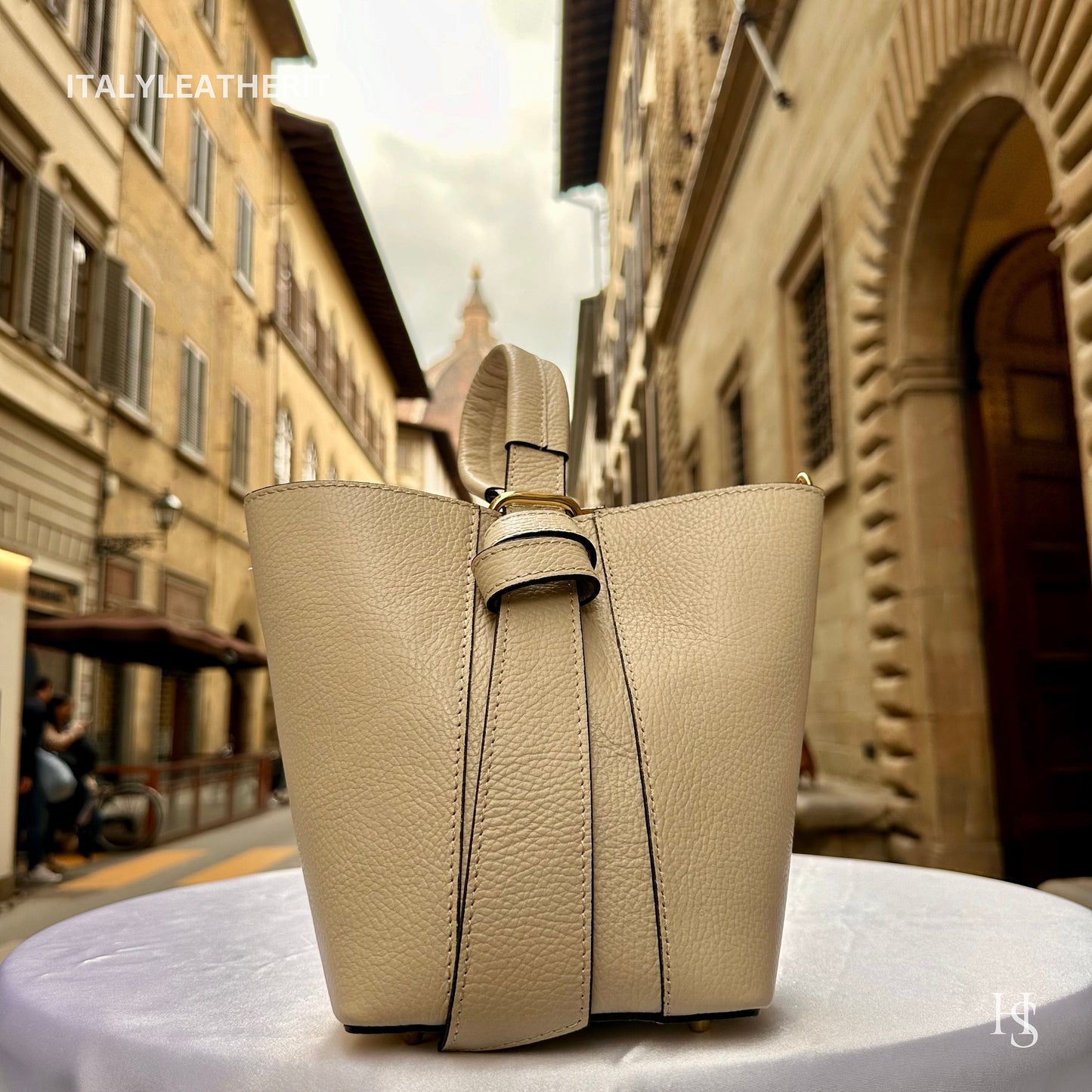 Italian Handmade Leather Bags For Women l l Elegant Leather Tote From Florence, Bucket bag, luxury tote
