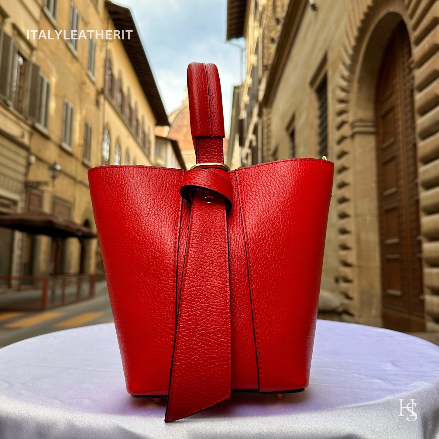 Italian Handmade Leather Bags For Women l l Elegant Leather Tote From Florence, Bucket bag, red leather tote, Made in Italy