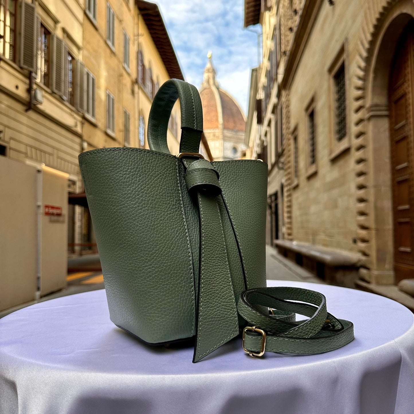 Italian Handmade Leather Bags For Women l l Elegant Leather Tote From Florence, bucket bag