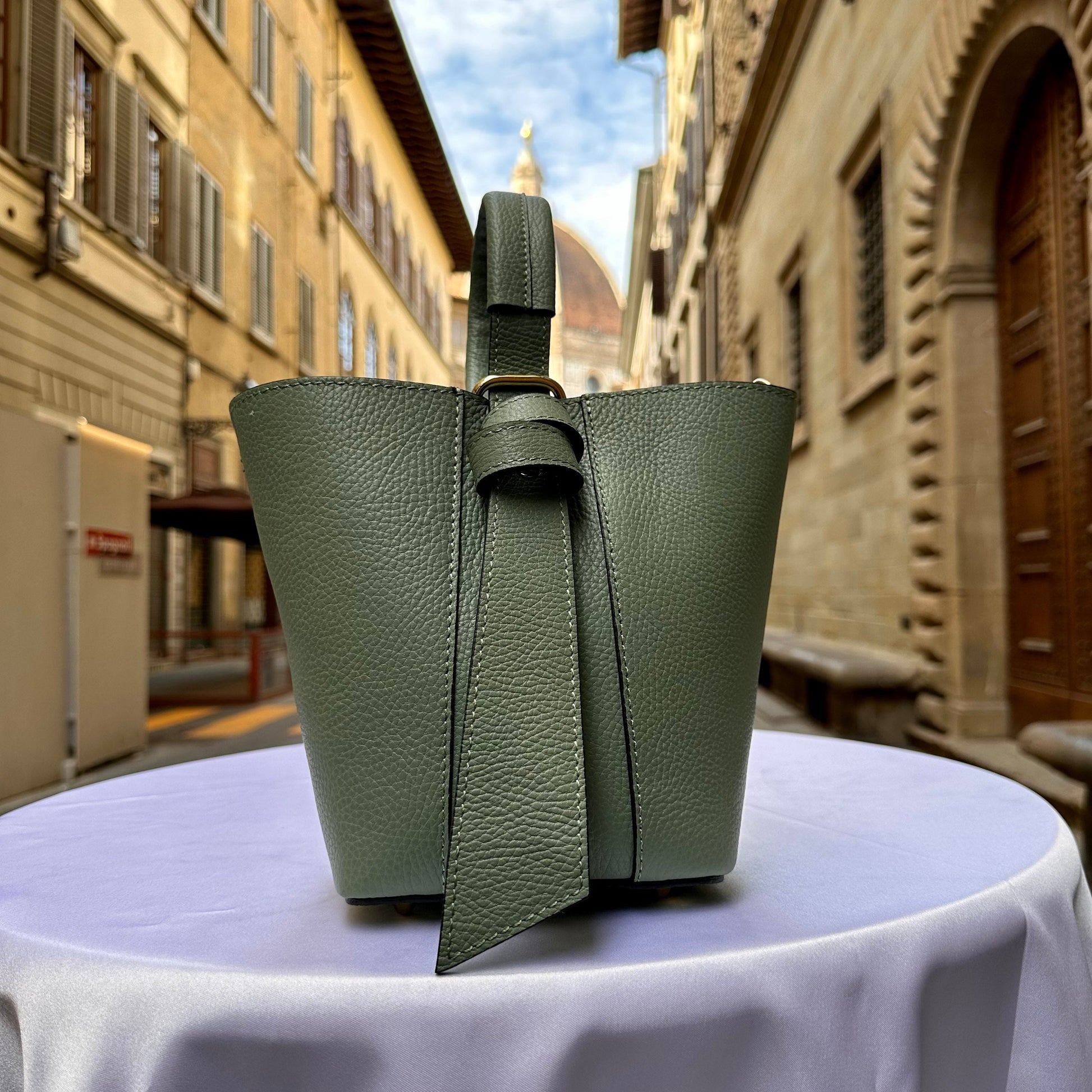 Italian Handmade Leather Bags For Women l l Elegant Leather Tote From Florence, bucket bag
