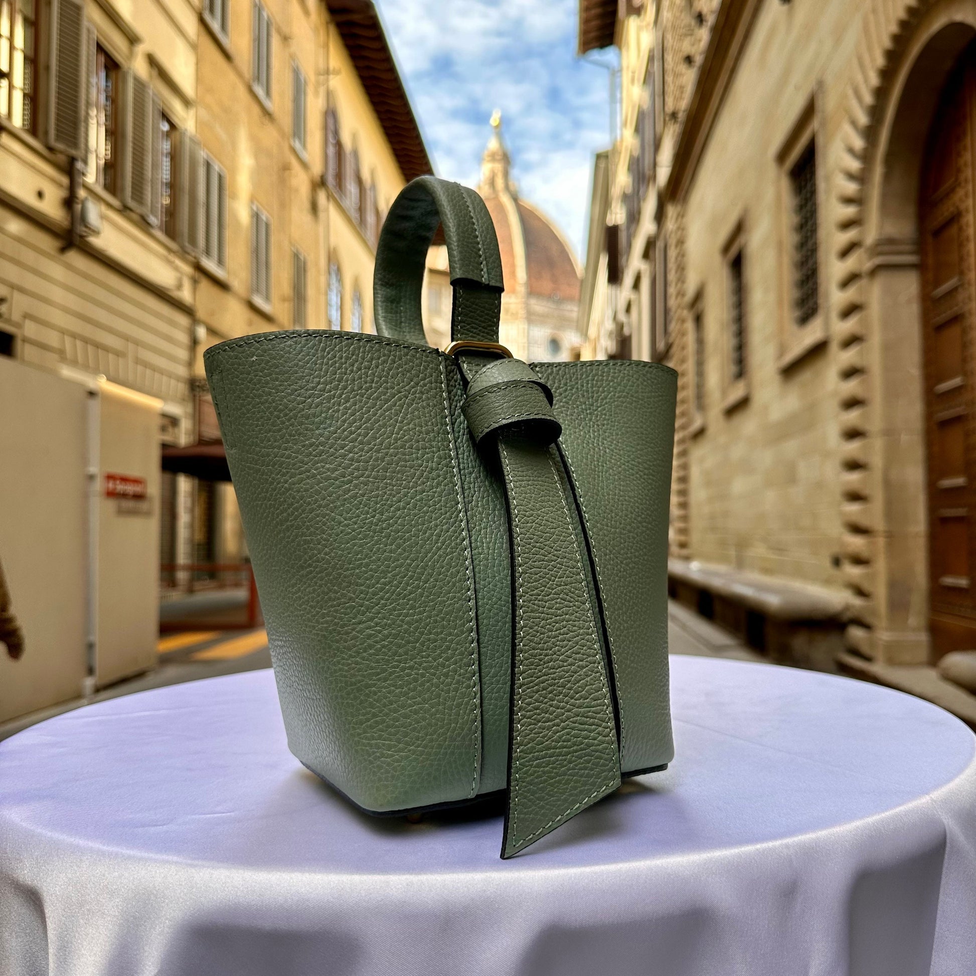 Italian Handmade Leather Bags For Women l l Elegant Leather Tote From Florence, bucket bag