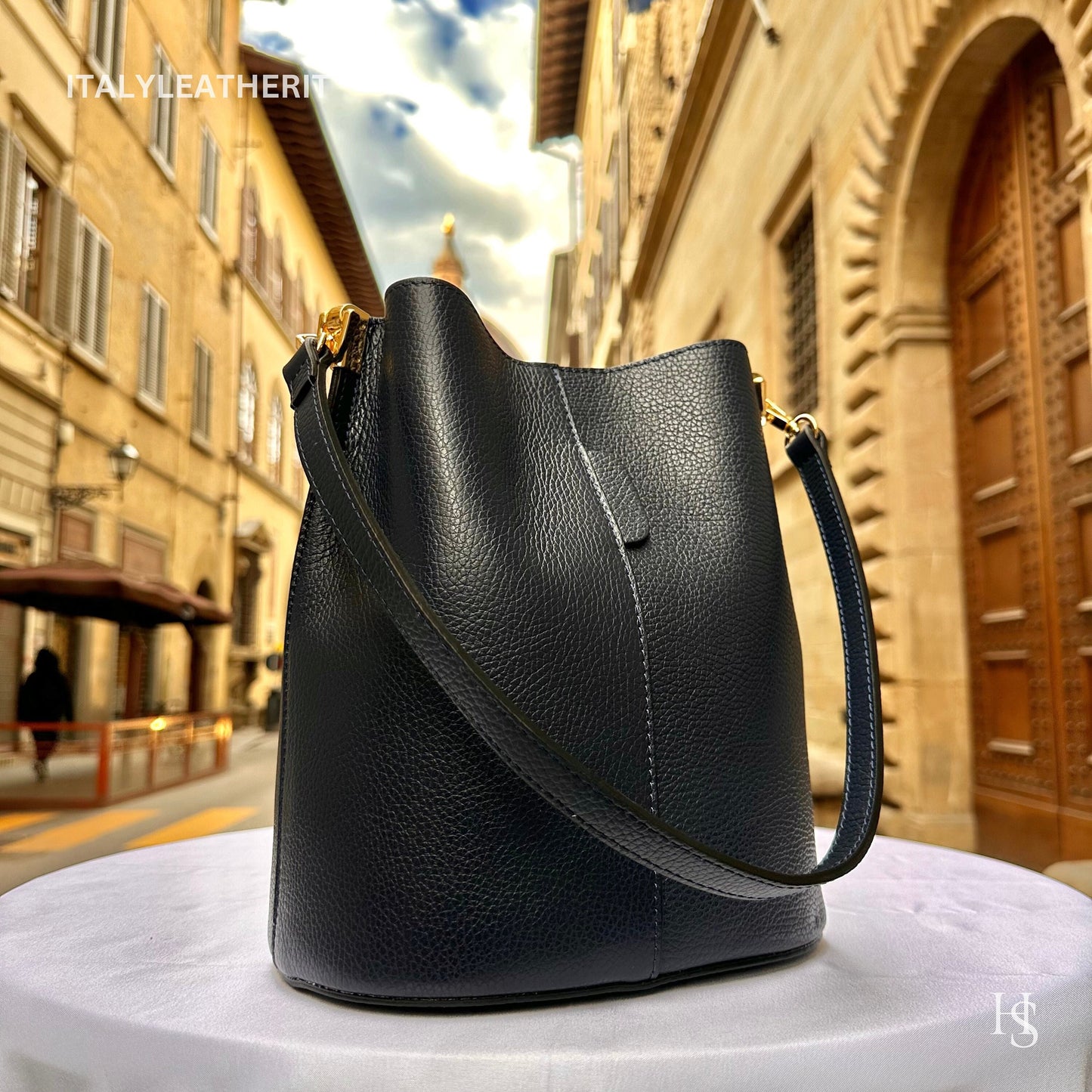 Italian Handmade Leather Bags For Women l Elegant Leather Tote From Florence | Made in Italy, Bucket bag
