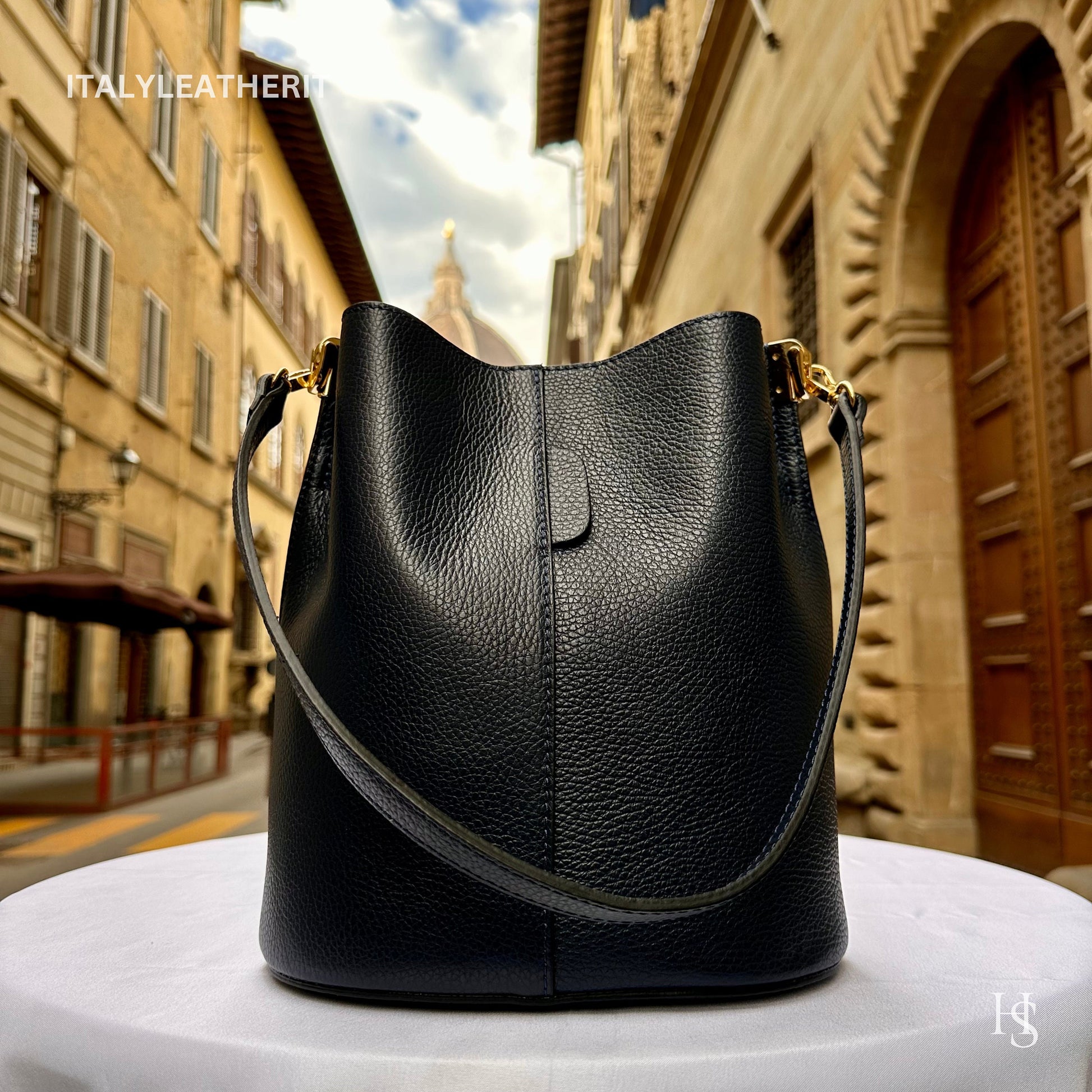 Italian Handmade Leather Bags For Women l Elegant Leather Tote From Florence | Made in Italy, Bucket bag