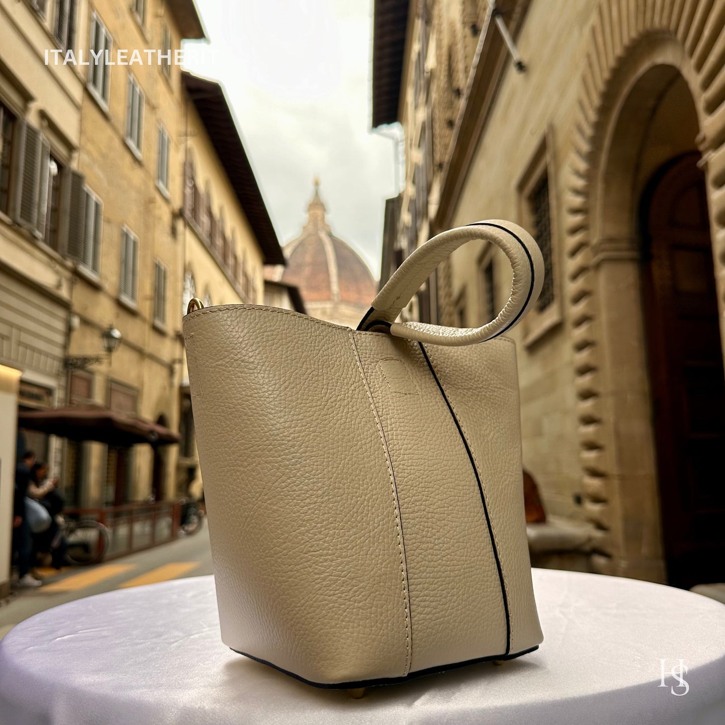 Italian Handmade Leather Bags For Women l l Elegant Leather Tote From Florence, Bucket bag, luxury tote