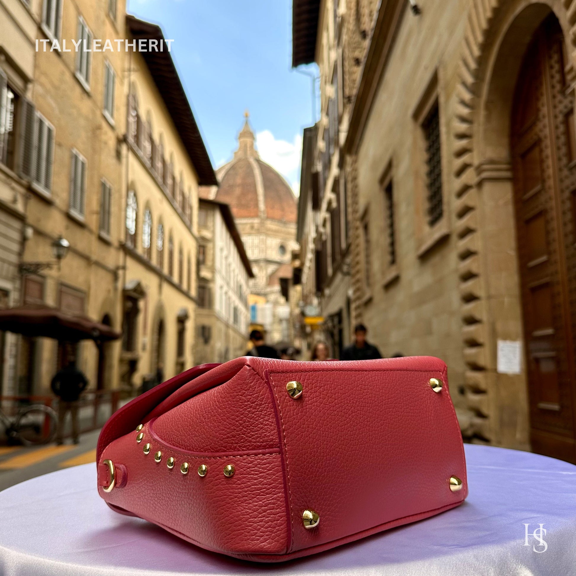 Italian Handmade Leather Bags For Women l l Elegant Leather Tote From Florence with bee-shaped lobster clasp closure