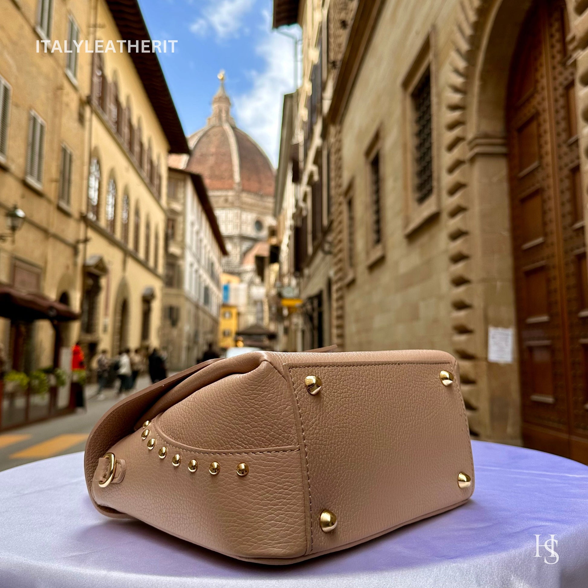 Italian Handmade Leather Bags For Women l l Elegant Leather Tote From Florence with bee-shaped lobster clasp closure