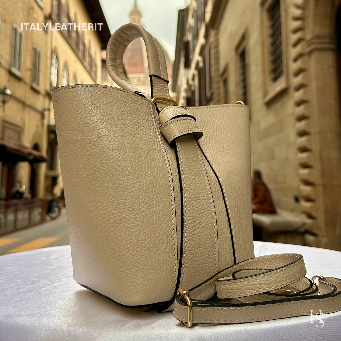 Italian Handmade Leather Bags For Women l l Elegant Leather Tote From Florence, Bucket bag, luxury tote
