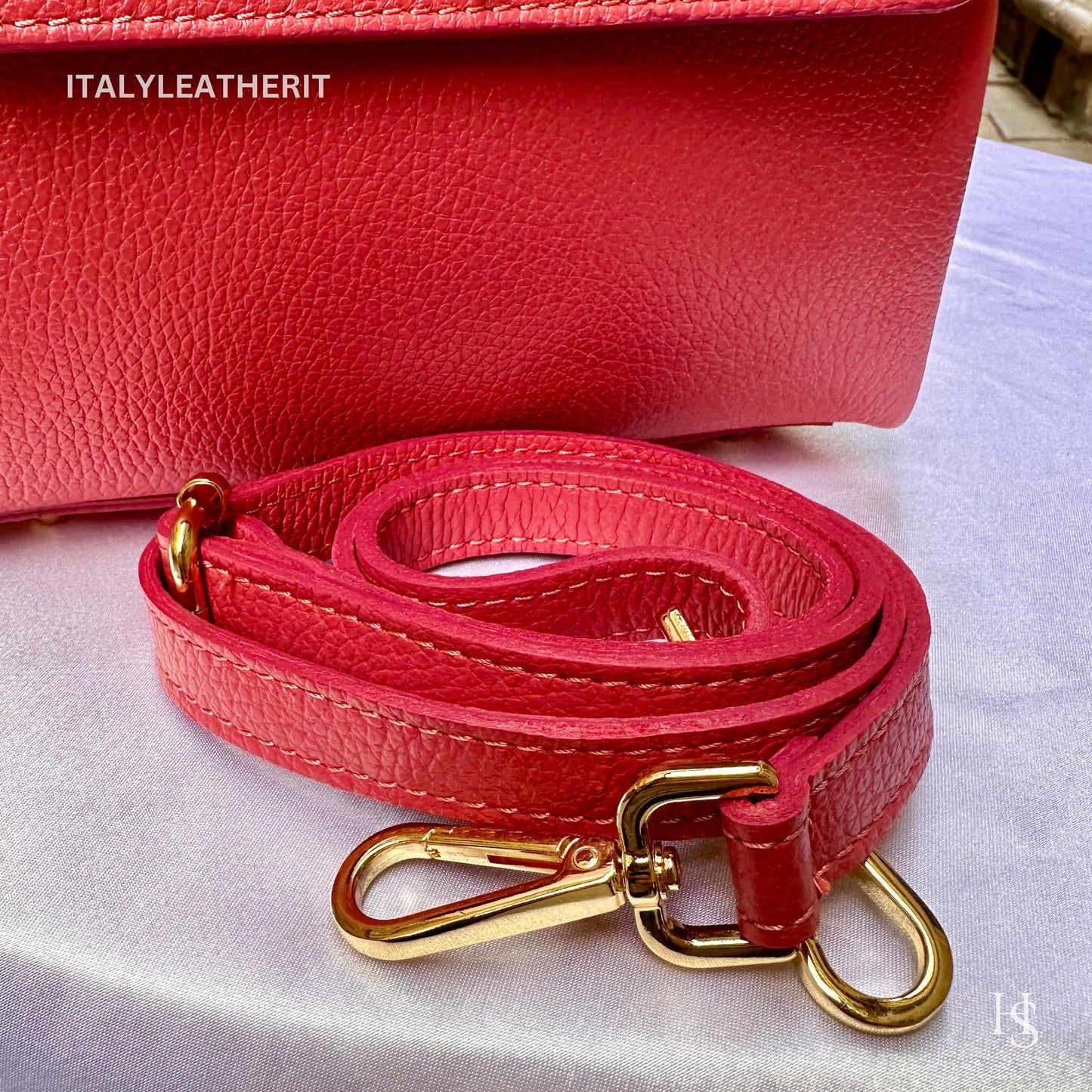 Italian Handmade Leather Bags For Women l l Elegant Leather Tote From Florence with bee-shaped lobster clasp closure
