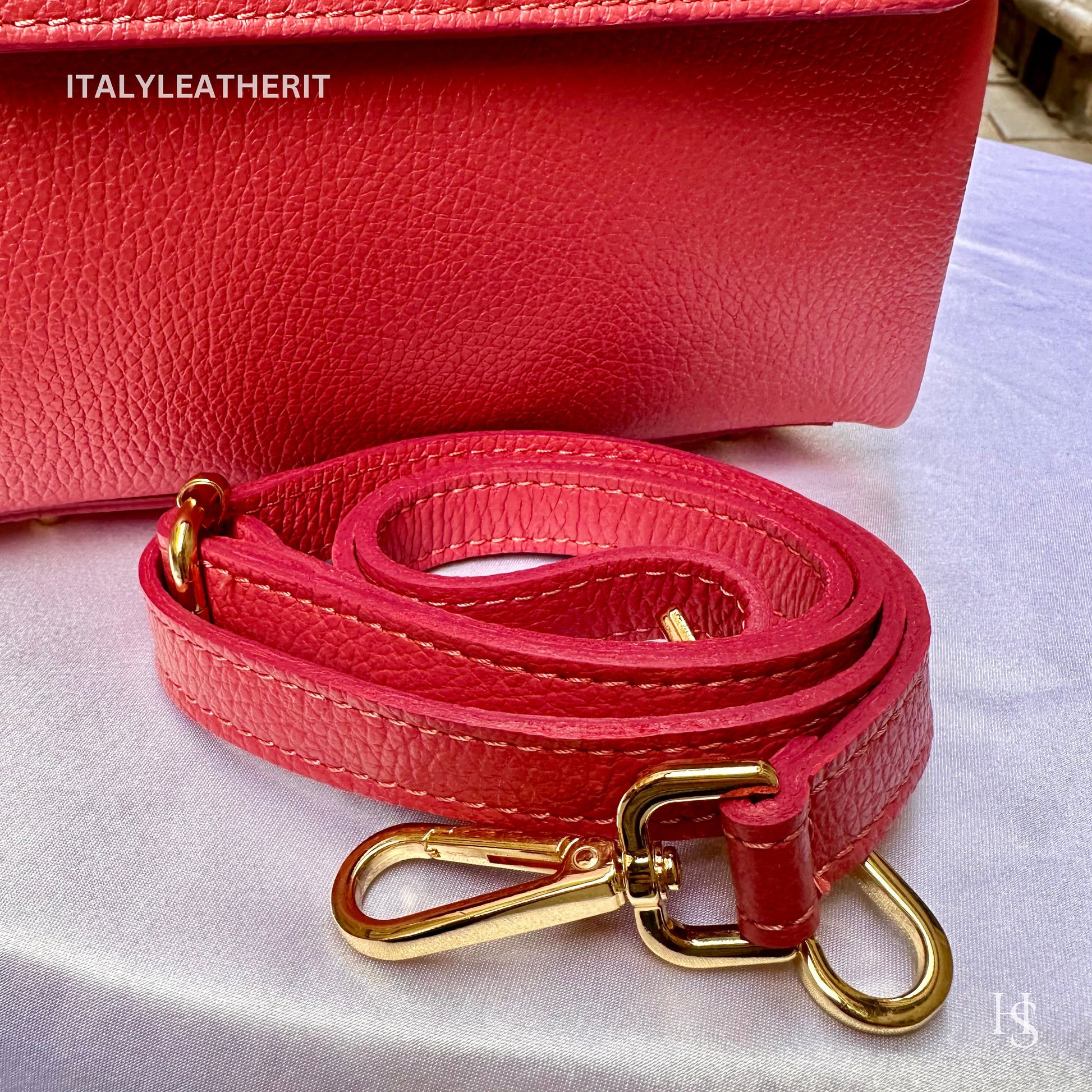 Italian Handmade Leather Bags For Women l l Elegant Leather Tote From Florence with bee-shaped lobster clasp closure
