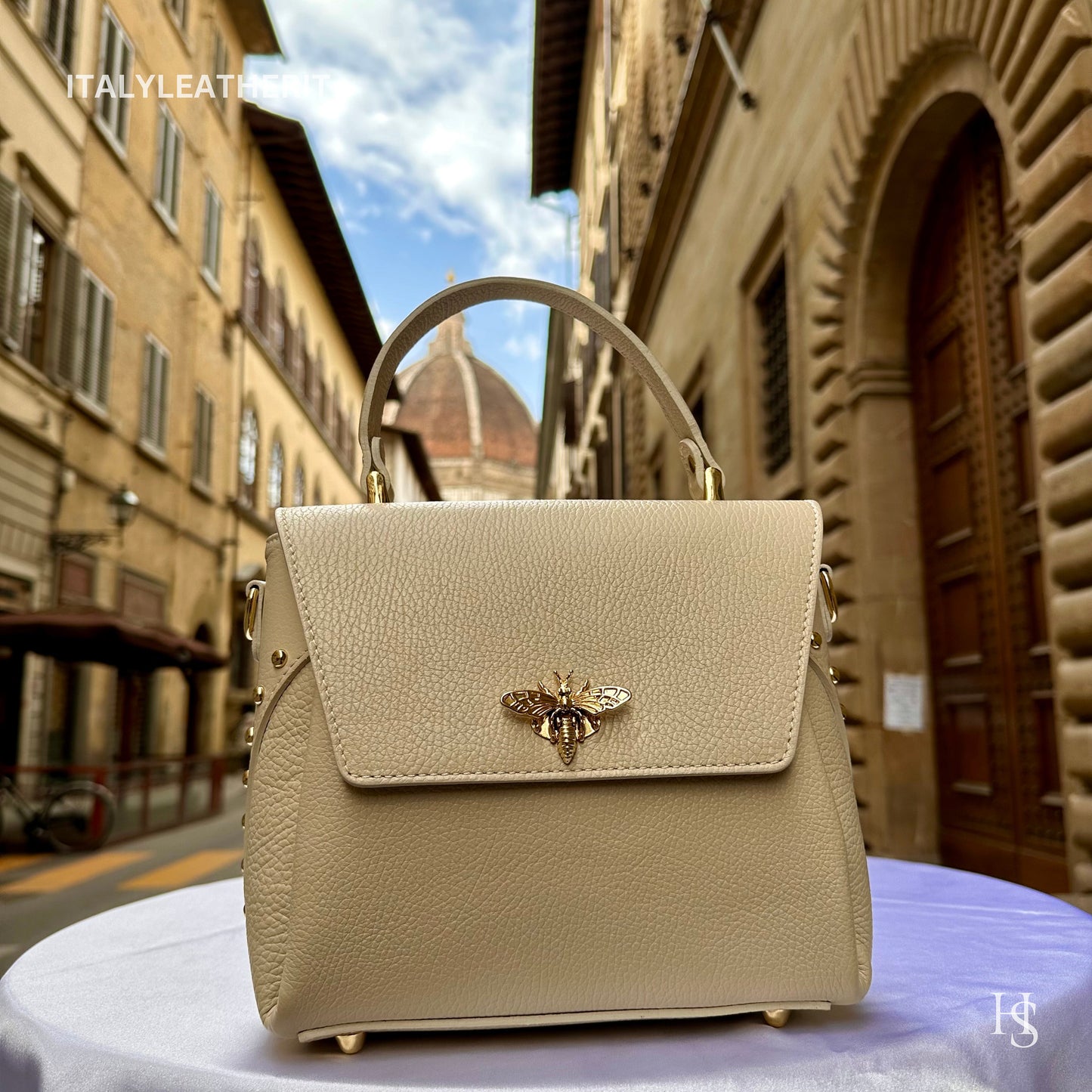 Italian Handmade Leather Bags For Women l l Elegant Leather Tote From Florence with bee-shaped lobster clasp closure