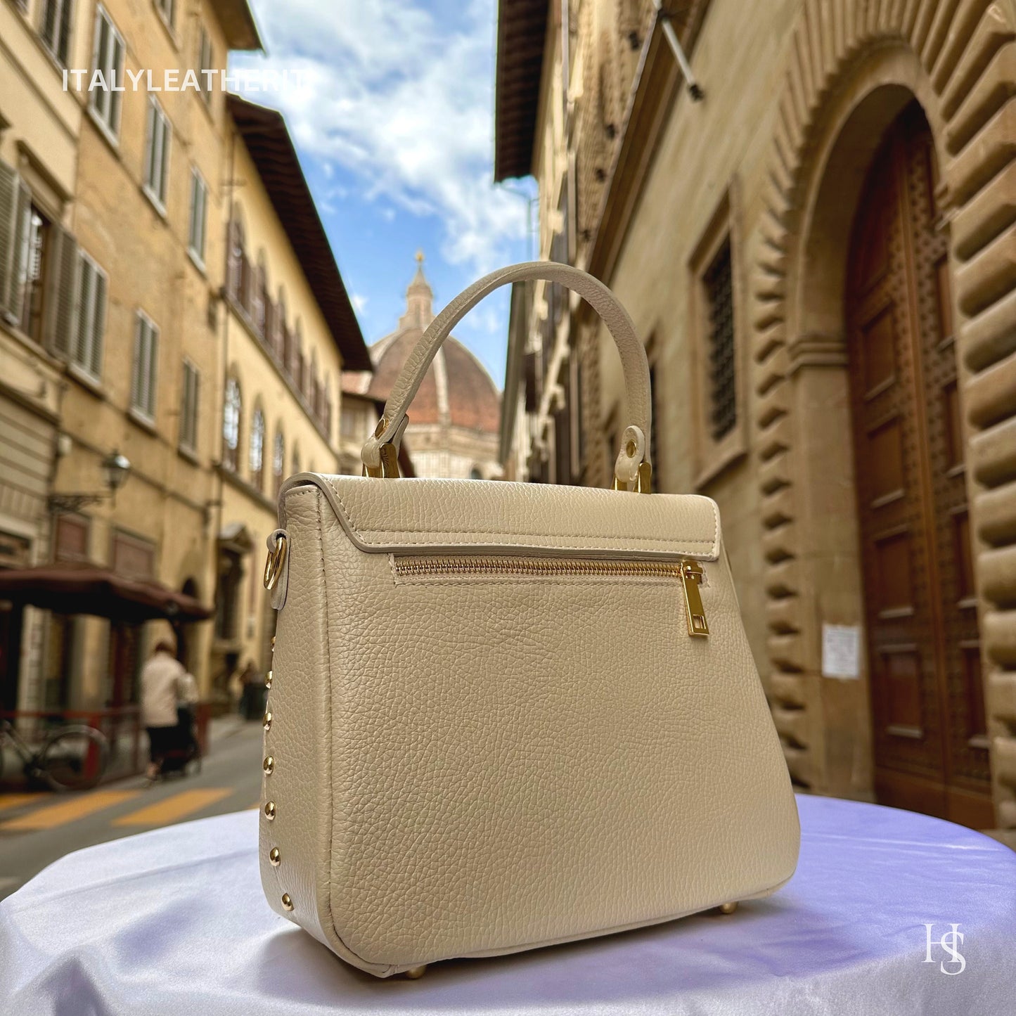 Italian Handmade Leather Bags For Women l l Elegant Leather Tote From Florence with bee-shaped lobster clasp closure
