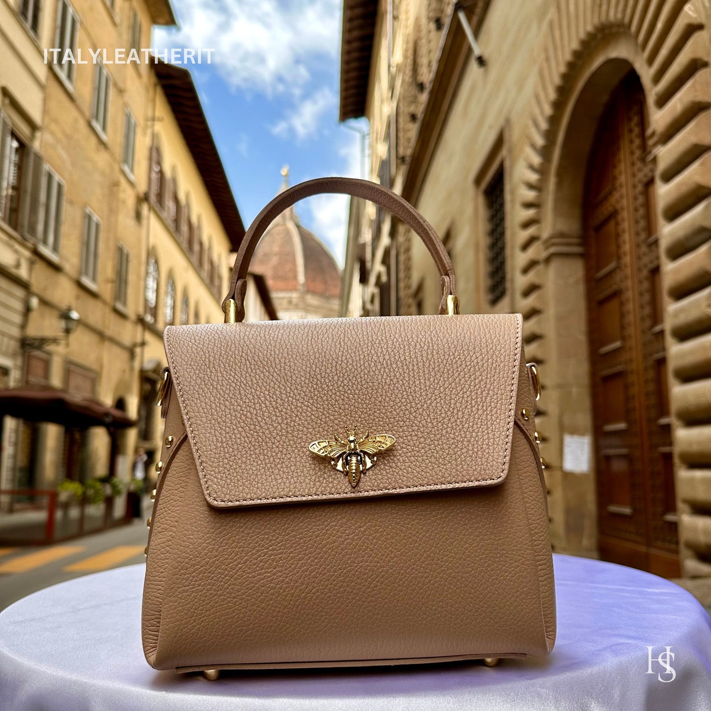 Italian Handmade Leather Bags For Women l l Elegant Leather Tote From Florence with bee-shaped lobster clasp closure