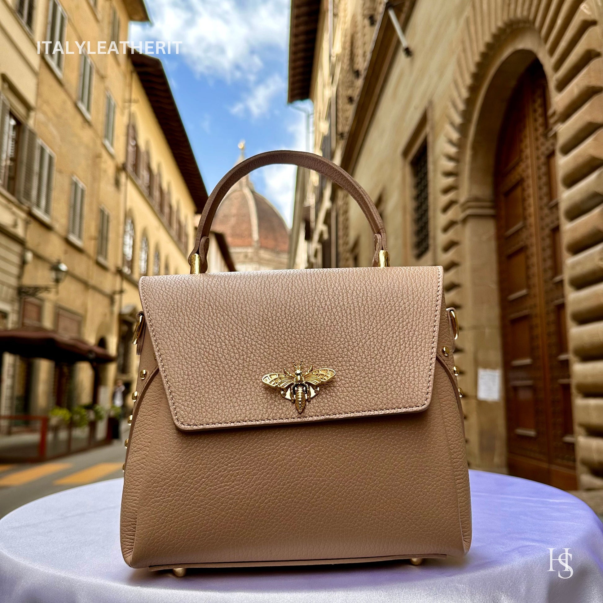 Italian Handmade Leather Bags For Women l l Elegant Leather Tote From Florence with bee-shaped lobster clasp closure