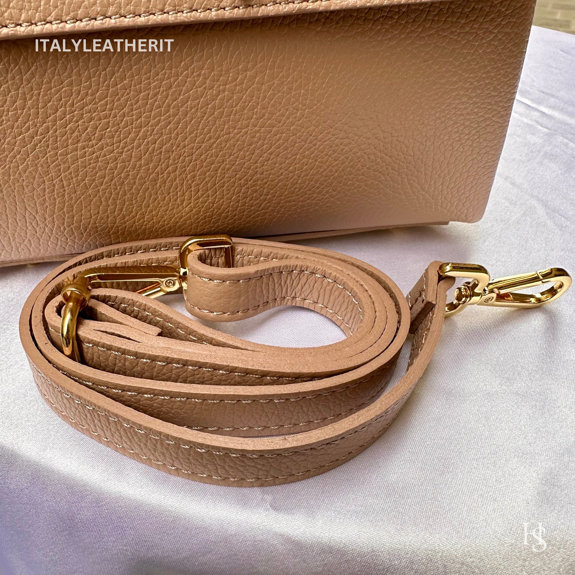 Italian Handmade Leather Bags For Women l l Elegant Leather Tote From Florence with bee-shaped lobster clasp closure