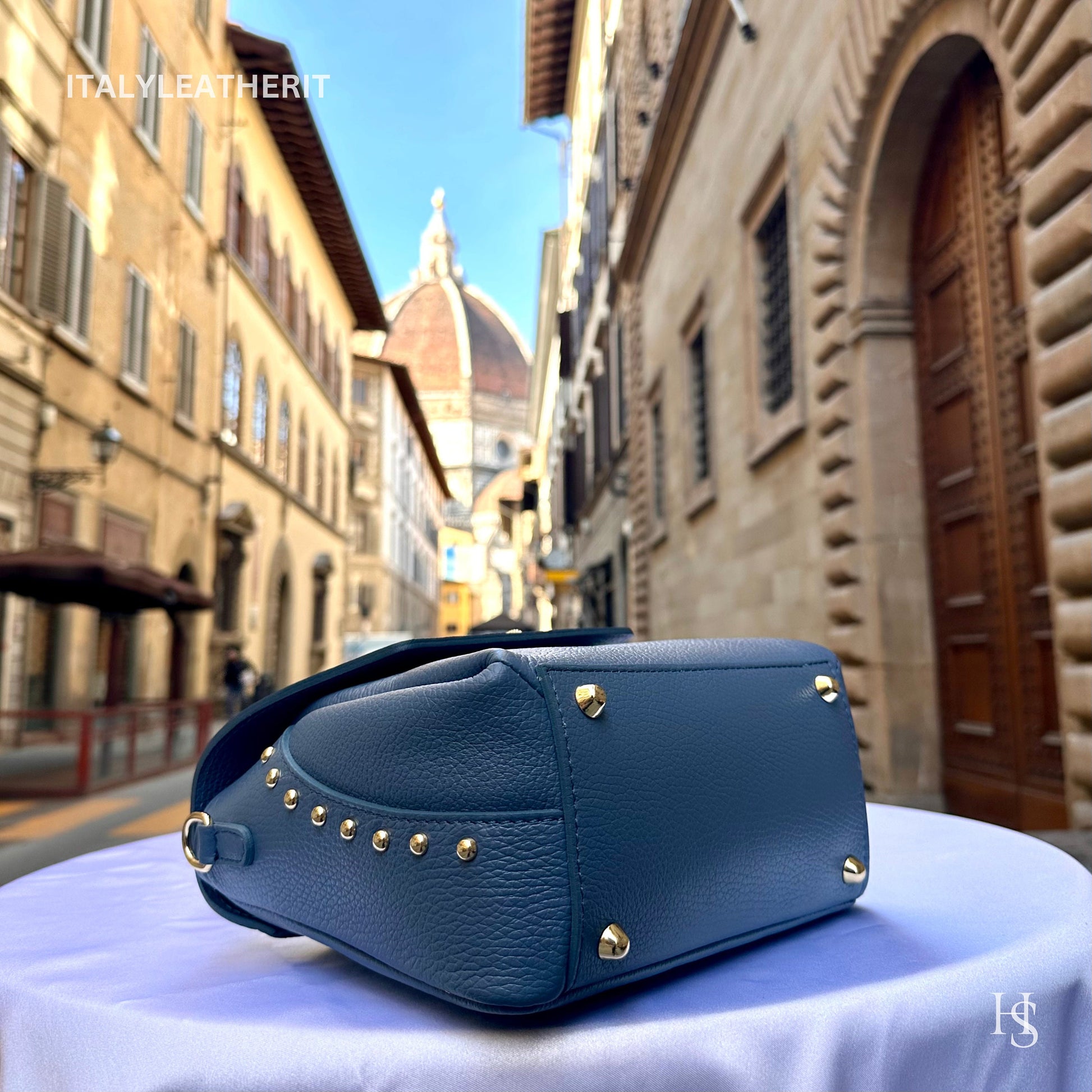 Italian Handmade Leather Bags For Women l l Elegant Leather Tote From Florence with bee-shaped lobster clasp closure