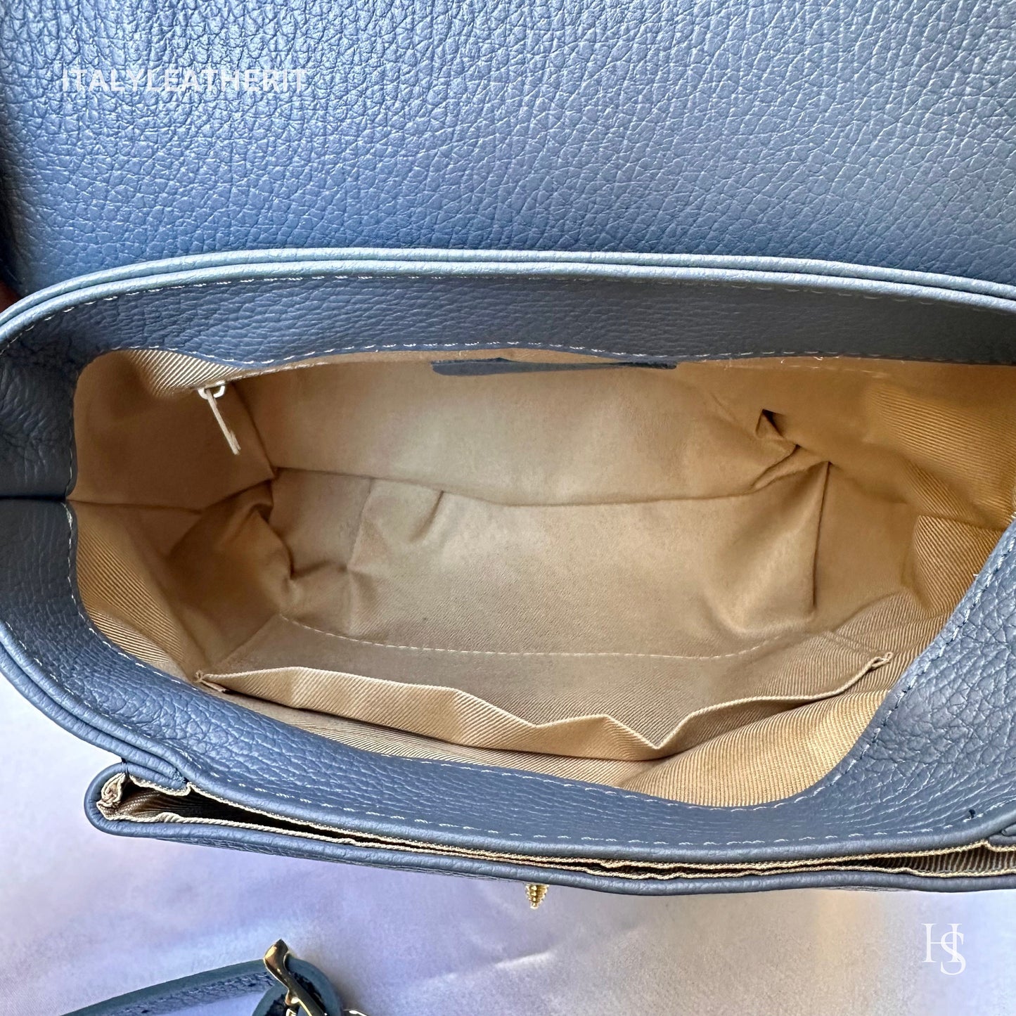 Italian Handmade Leather Bags For Women l l Elegant Leather Tote From Florence with bee-shaped lobster clasp closure