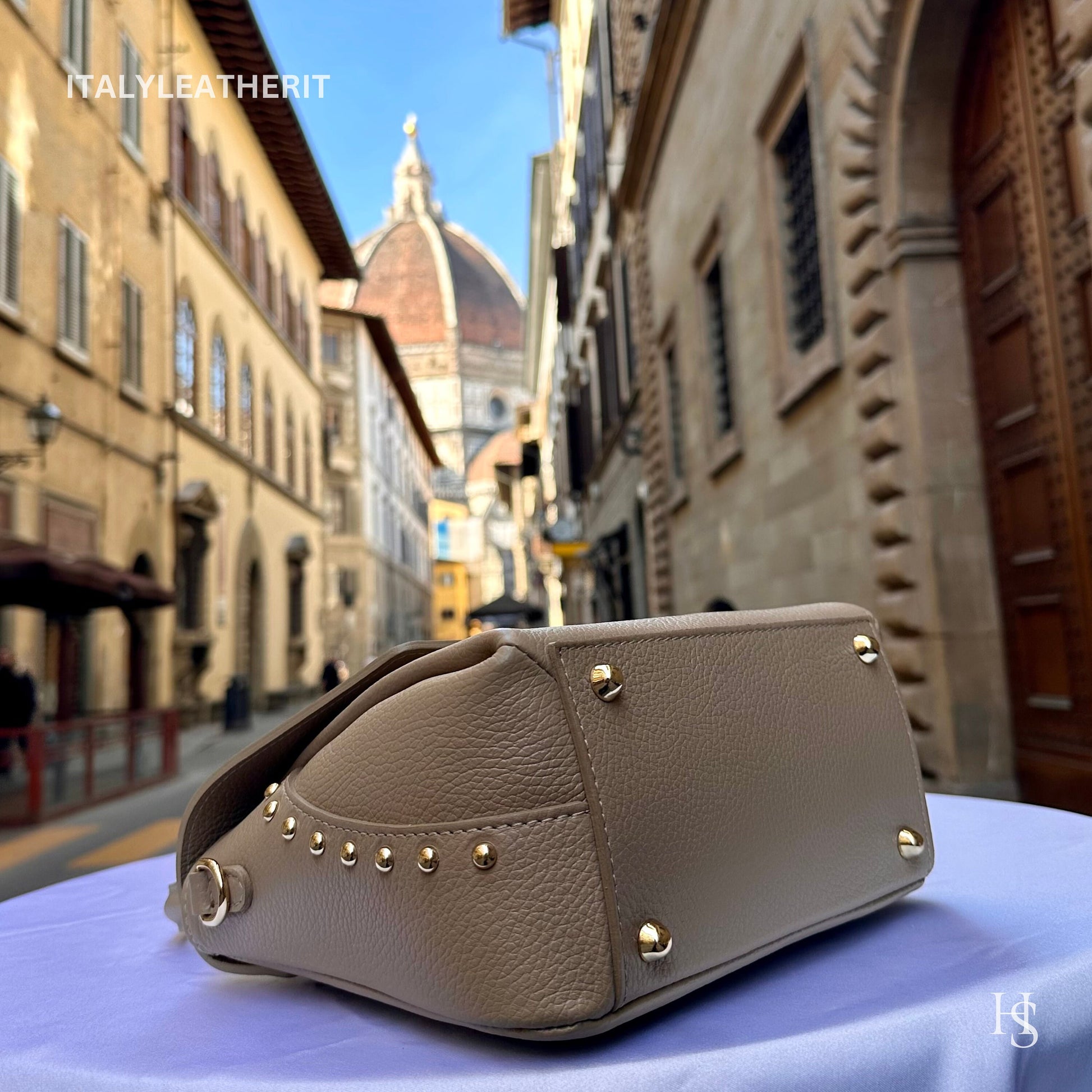 Italian Handmade Leather Bags For Women l l Elegant Leather Tote From Florence with bee-shaped lobster clasp closure
