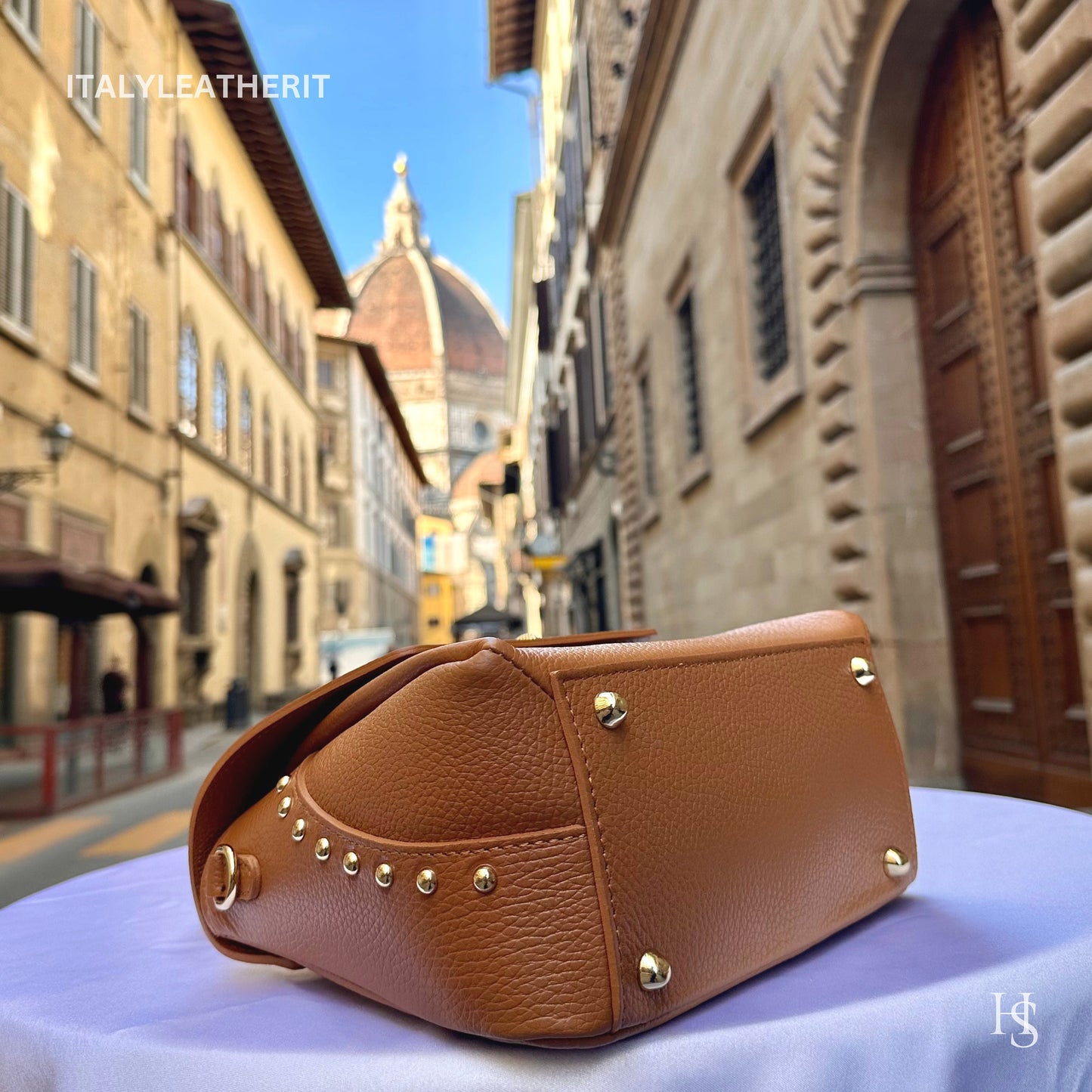 Italian Handmade Leather Bags For Women l l Elegant Leather Tote From Florence with bee-shaped lobster clasp closure