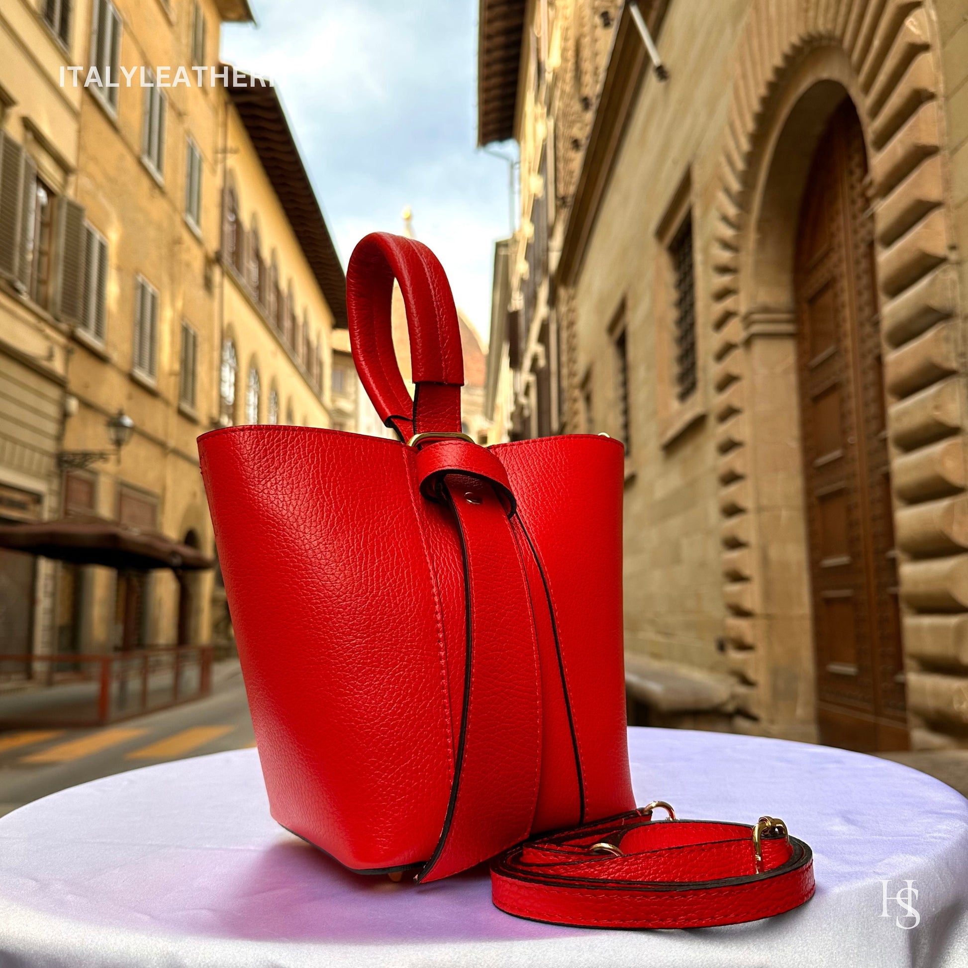 Italian Handmade Leather Bags For Women l l Elegant Leather Tote From Florence, Bucket bag, red leather tote, Made in Italy