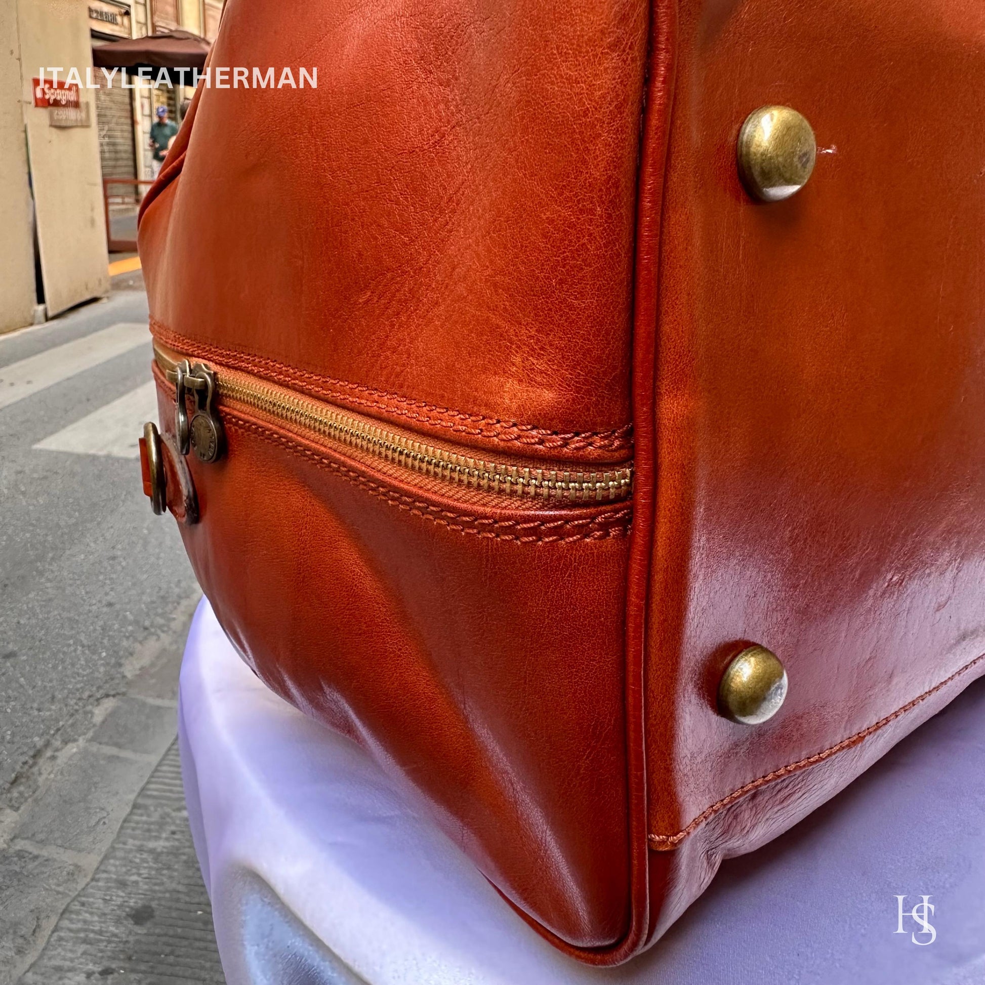 Italian Handmade Leather Travel Bags for Men | Elevate Your Style with Exquisite Craftsmanship made in Italy from Florence