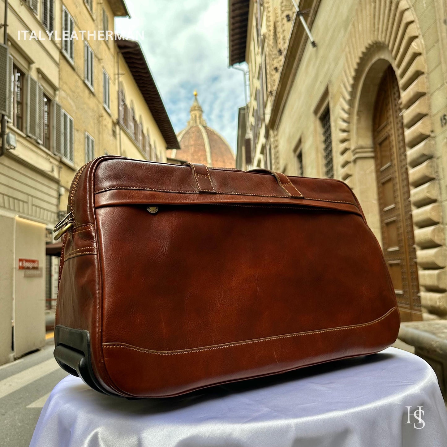 Italian Handmade Leather Travel Bags for Men | Elevate Your Style with Exquisite Craftsmanship made in Italy from Florence
