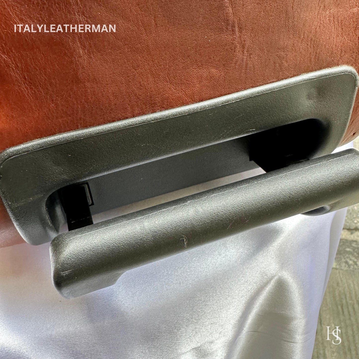 Italian Handmade Leather Travel Bags for Men | Elevate Your Style with Exquisite Craftsmanship made in Italy from Florence
