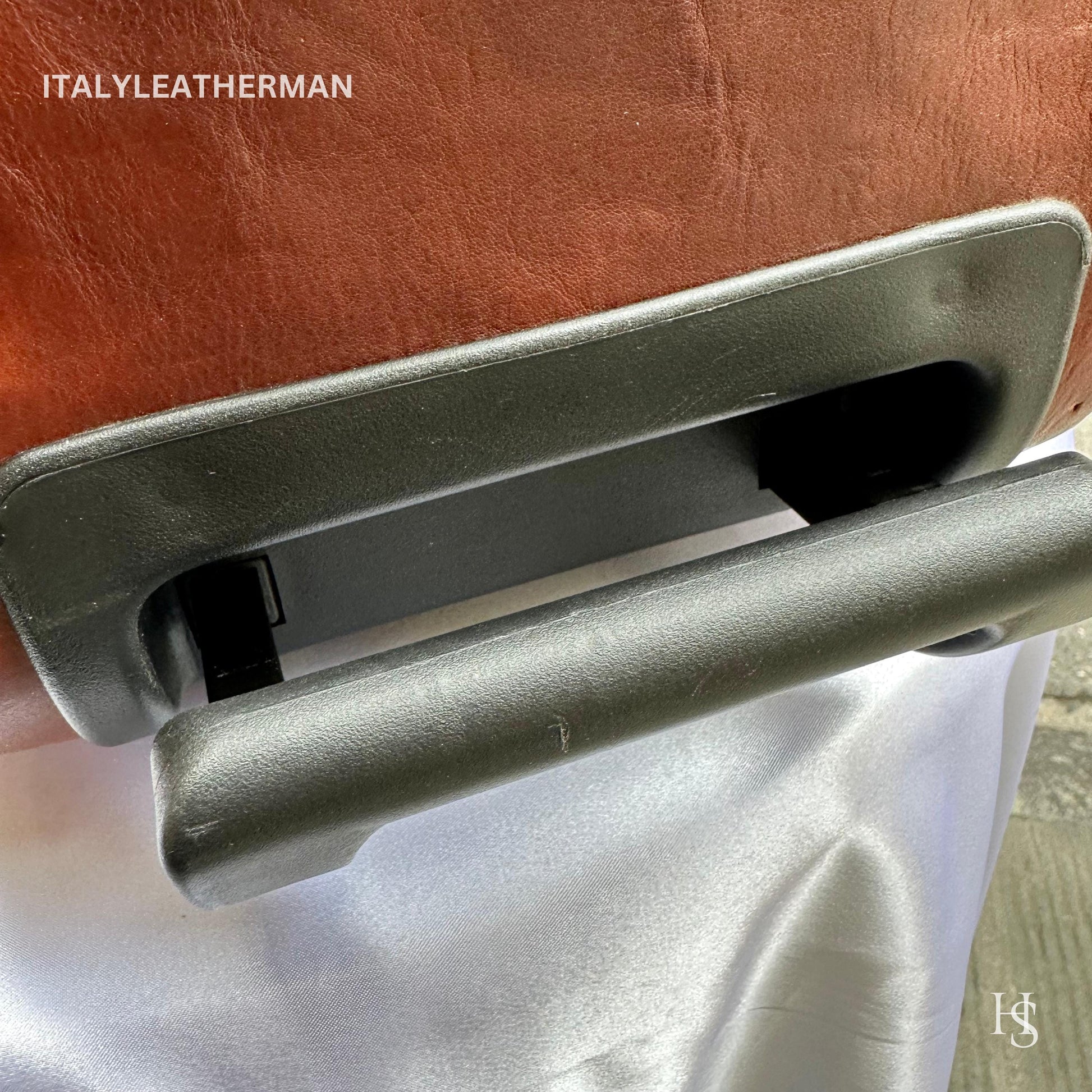 Italian Handmade Leather Travel Bags for Men | Elevate Your Style with Exquisite Craftsmanship made in Italy from Florence