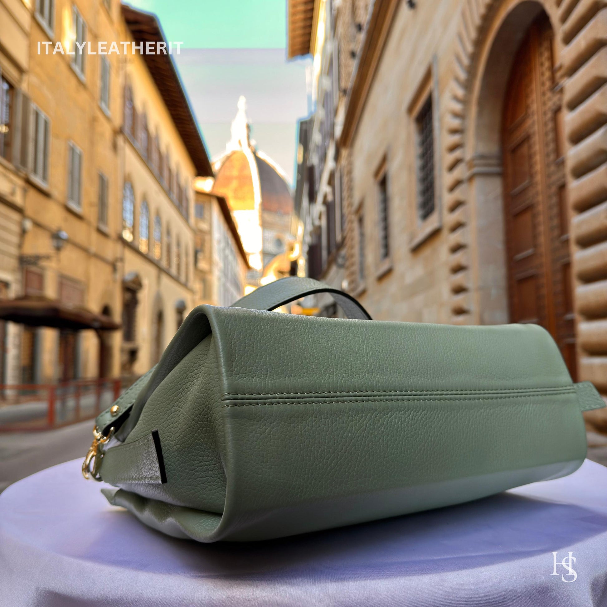 Italian Handmade Leather Bags For Women | Elegant Red Leather Tote From Florence | Pistachio leather tote