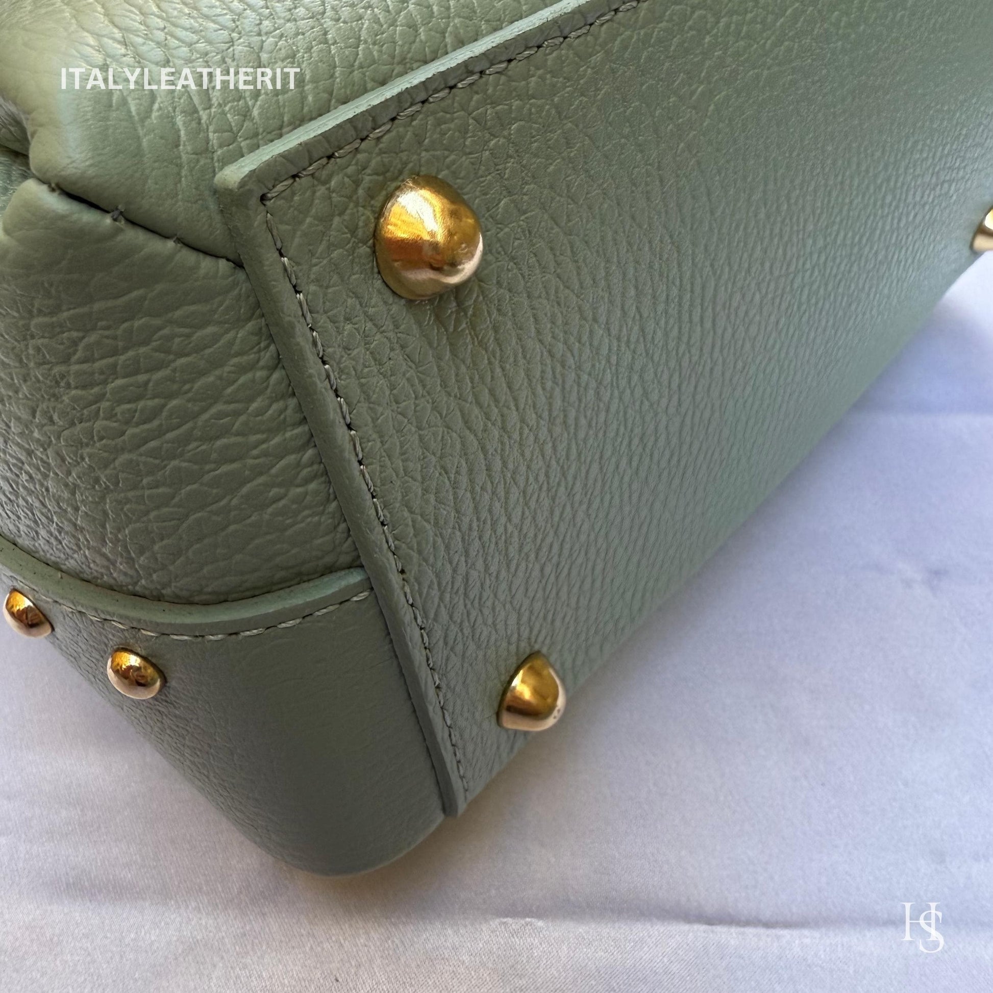 Italian Handmade Leather Bags For Women l l Elegant Leather Tote From Florence with bee-shaped lobster clasp closure