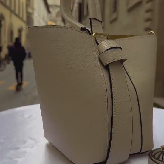 Italian Handmade Leather Bags For Women l l Elegant Leather Tote From Florence, Bucket bag, luxury tote